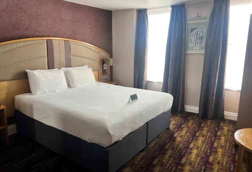 Номер Deluxe, The Golden Lion Wetherspoon