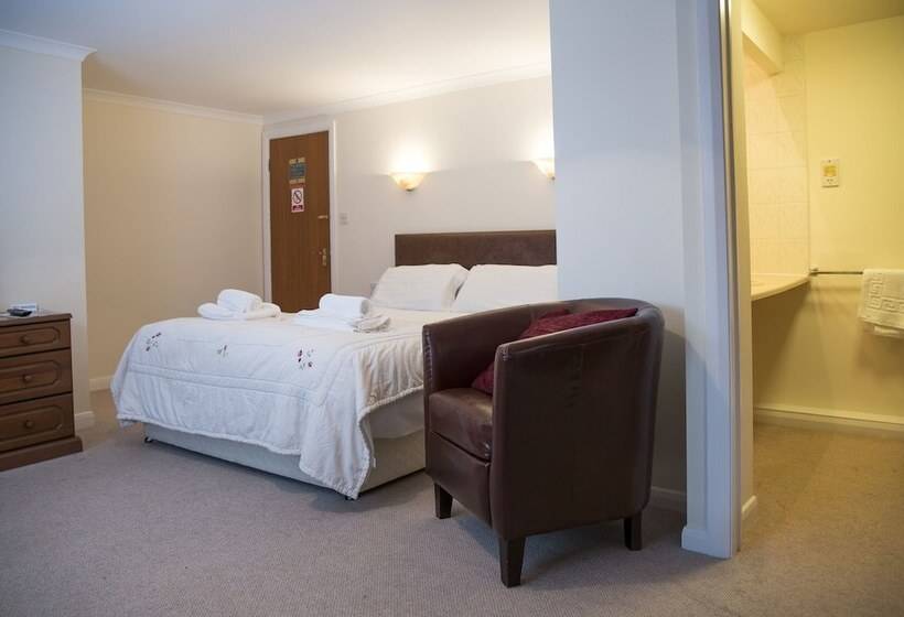 标准间, Trewern Arms