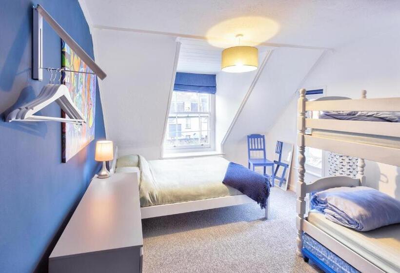 家庭房间共用浴室, Ocean Backpackers Self Catering Hostel