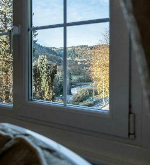 Семейный Номер Вид на Сад, Glyntwrog House