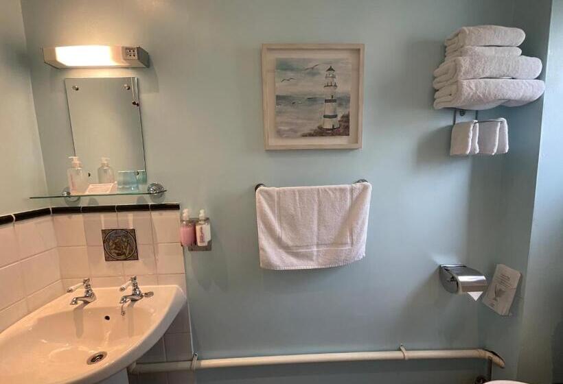 ベーシックルーム, The Great Grubb