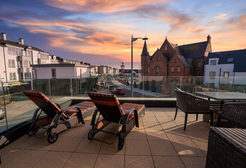 Полулюкс с Балконом, Antrim House Guest Rooms & Suites
