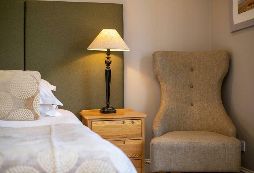 اتاق سوپریور با تخت بزرگ, The Lodge
