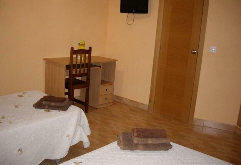 اتاق استاندارد یک نفره, Hostal Abastos