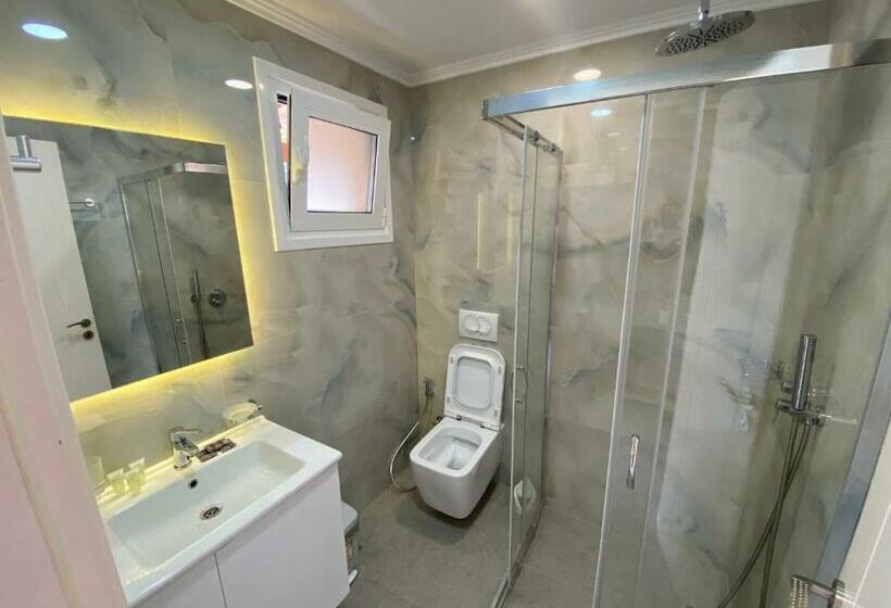 스위트, Karos Hotel Llaman