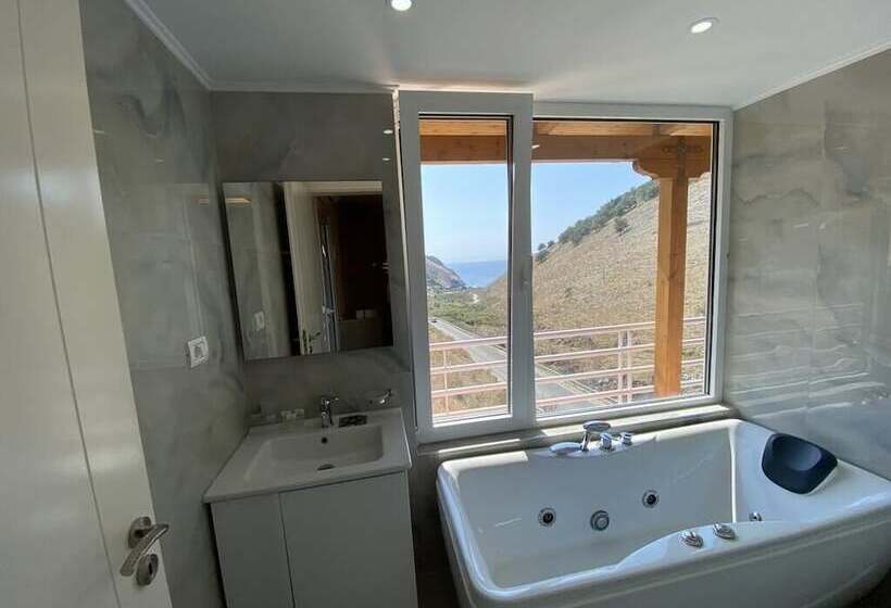 스위트, Karos Hotel Llaman