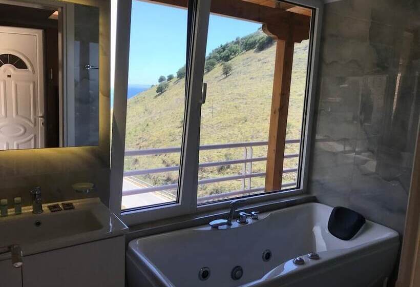 스위트, Karos Hotel Llaman