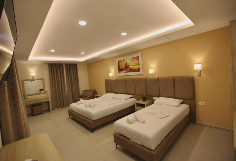 자쿠지 스위트, Karos Hotel Llaman