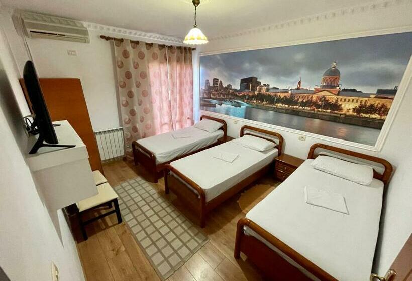 Трехместный Номер Стандарт с Балконом, Ramis Hotel & Outdoor Sports Center