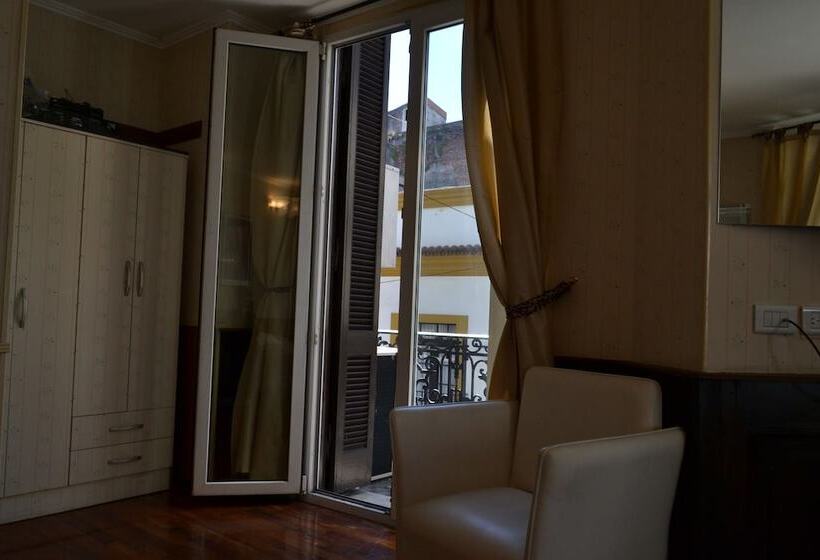 اتاق استاندارد سه نفره, Del900 Hotel Boutique