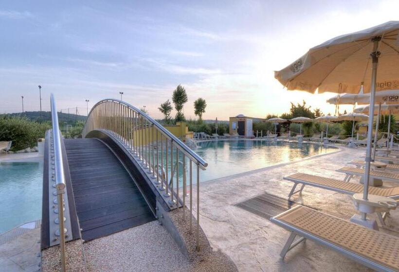 اتاق استاندارد سه نفره, Le Fiabe Hotel Resort