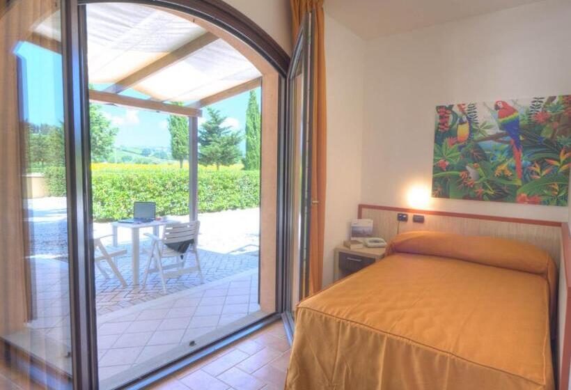 اتاق استاندارد چهار تخته, Le Fiabe Hotel Resort