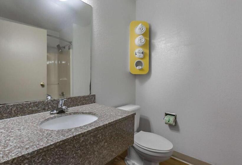Номер Deluxe Кровать Кинг, Motel 6 Augusta, Ks