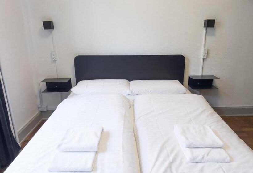 バス共有のスタンダードルーム, Where To Sleep