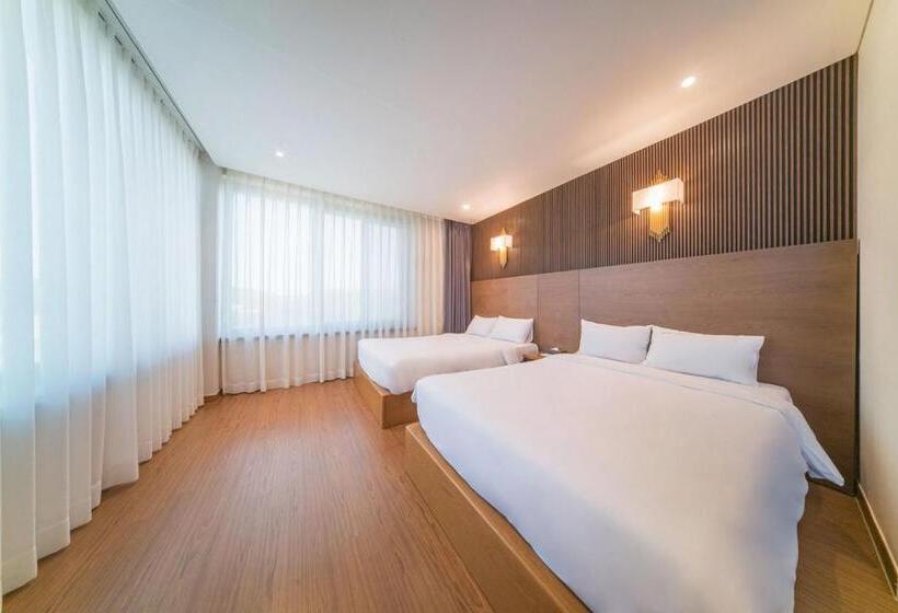 Deluxe Suite Sea View, Twoy