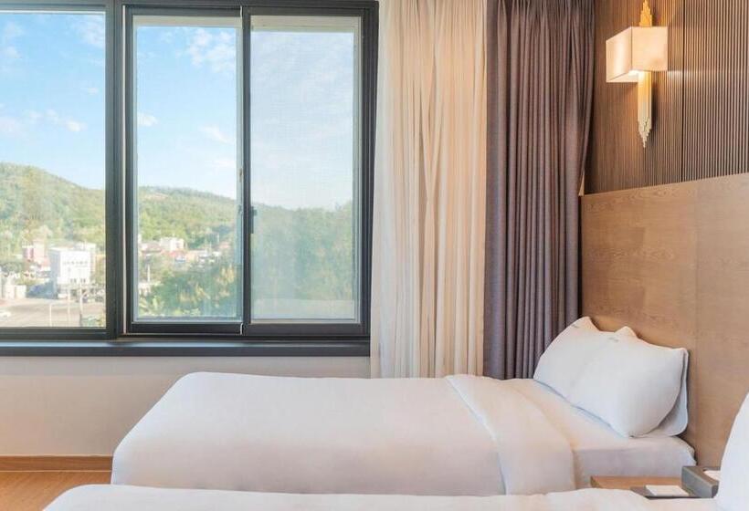 Deluxe Suite Sea View, Twoy