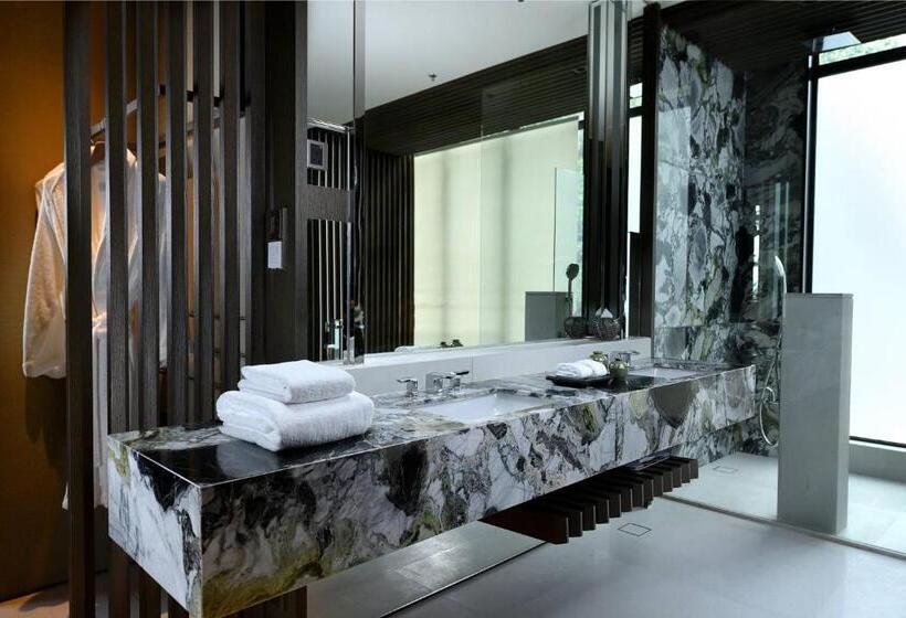 Номер Deluxe Кровать Кинг, The Ritz Carlton, Langkawi