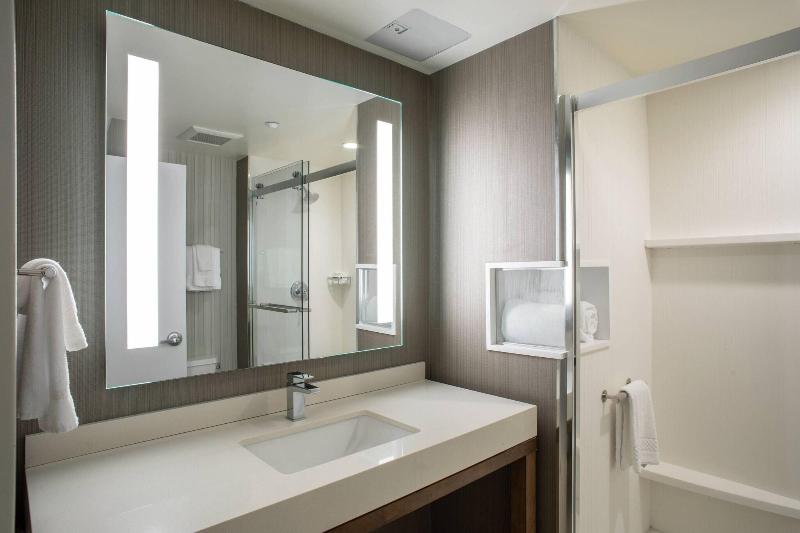 标准间, Courtyard By Marriott New York Queens/fresh Meadows