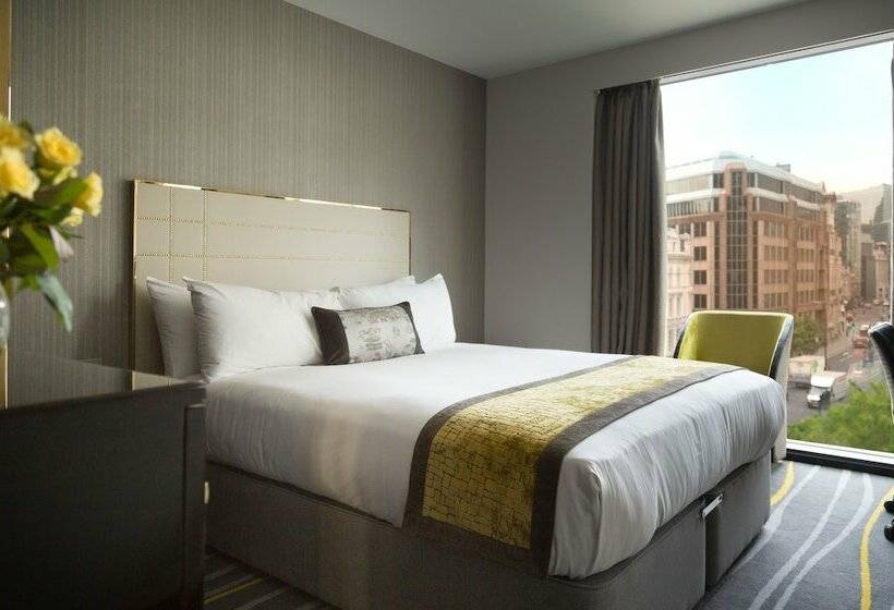 اتاق سوپریور, Saint London