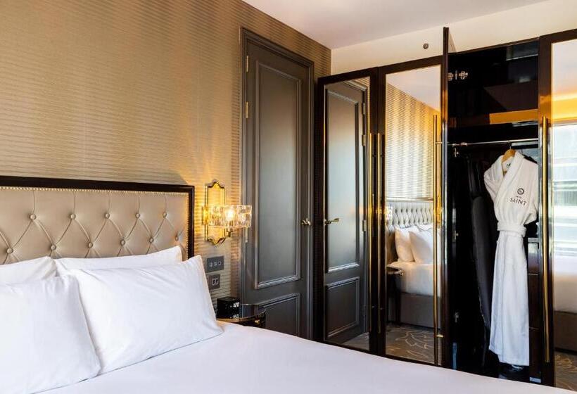 سوییت جونیور, Saint London