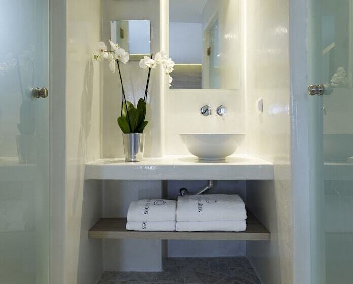 Suite Familiar, Fileria Suites