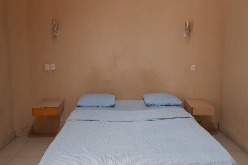 اتاق لوکس, Saint London