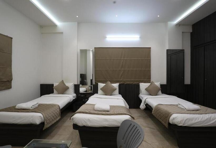 Номер Deluxe, Ajinkya Palace
