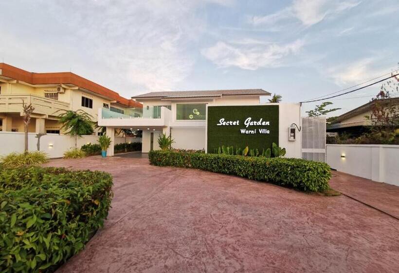 Номер Стандарт Вид на Бассейн, Secret Garden Warni Villa