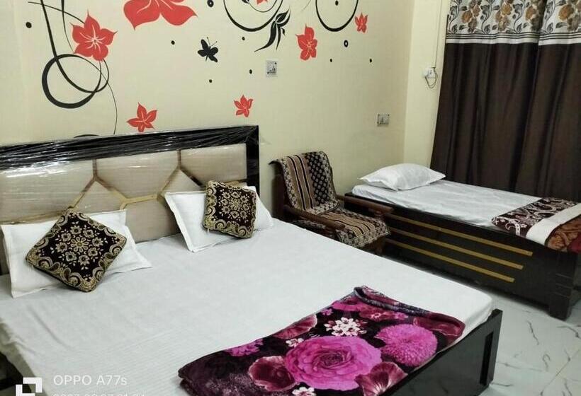 Четырехместный Номер Стандарт, Pushpa Home Stay