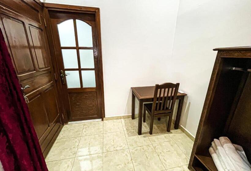 四人标准间, Riad El Wazzania