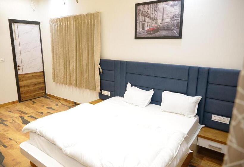 스위트, Panache The Escape   Home Stay