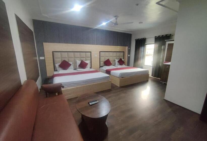 Четырехместный Номер Стандарт, Silverinnkashmir