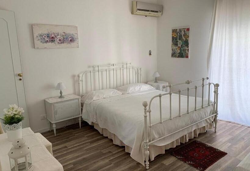 اتاق استاندارد سه نفره, B&b Liola