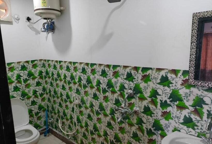 스탠다드 트리플 룸, Neelansh Resort Sonprayag