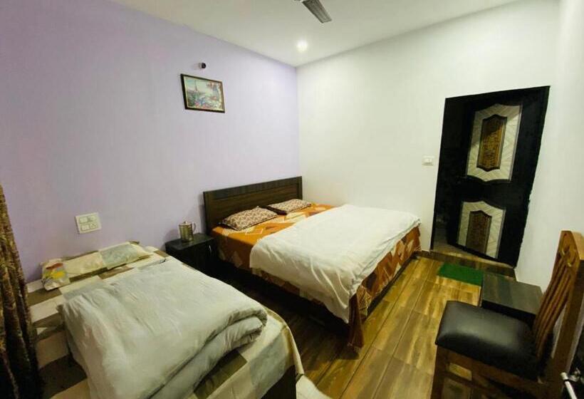 스탠다드 트리플 룸, Neelansh Resort Sonprayag