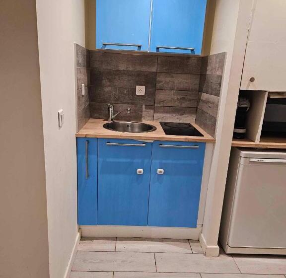 Номер Стандарт Вид на Сад, Un Petit Studio Moderne Et Conviviale
