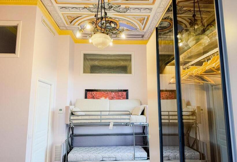 Трехместный Номер Стандарт с Видом, Vanvitelli Palace B&b