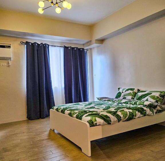Студио Стандарт с Балконом, Brand New Central Convenience Studio Condo With Balcony In Araneta City Cubao