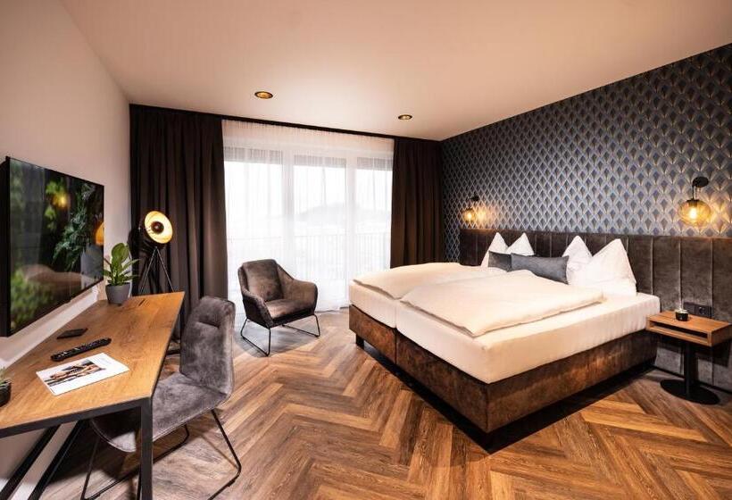 Номер Стандарт с Балконом, Zeit Und Raum Hotel   Self Check In