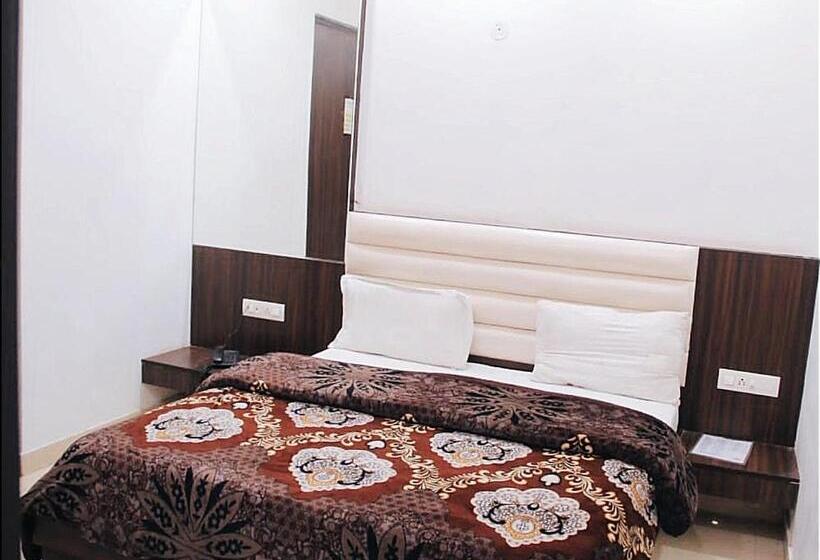 Номер Economy, Noor Residency    Golden Temple Market    High Rated