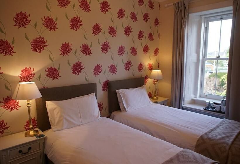 Номер Стандарт, Cawdor House B&b