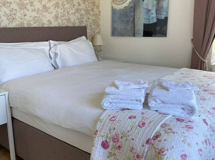 Номер Стандарт, Cawdor House B&b