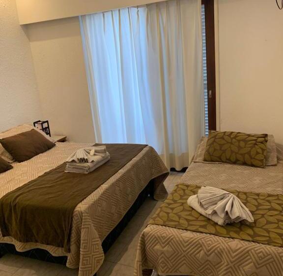 Economy Triple Room, Lujan