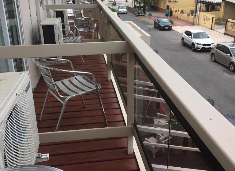 اتاق لوکس با چشمانداز دریا, Rex Piriapolis