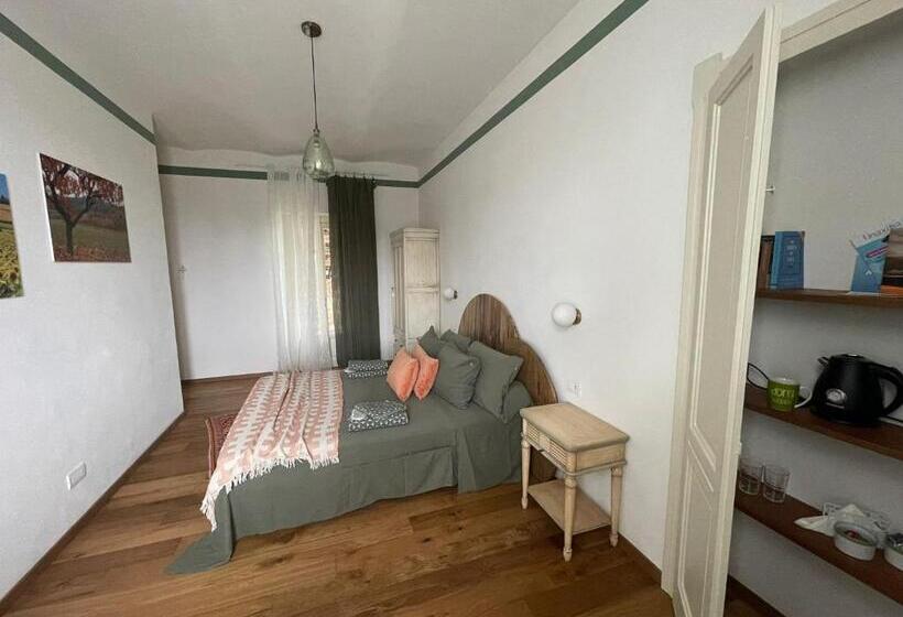 バルコニー付きスタンダードルーム, Bed & Breakfast Barbera E Tulipani