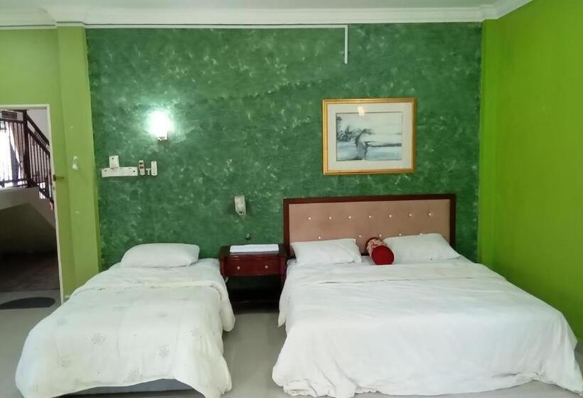 Семейный Номер Deluxe, D  Bunga Hotel Bukit Bunga Bilik Family Deluxe