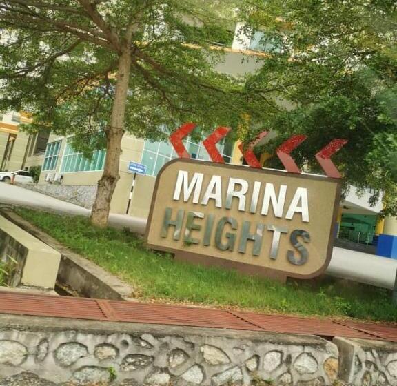 Апартаменты 1 Спальня Вид на Бассейн, Marina Heights Hotel 3 Bedrooms Swimming Pool View Lumut Manjung