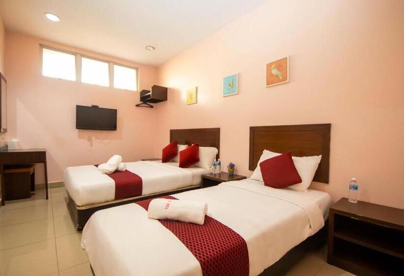 Номер Стандарт Трехместный, Sun Inns Hotel Bestari Jaya