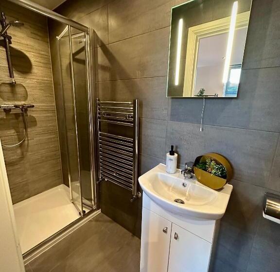 חדר סטנדרט, Room With Private Bathroom/tv