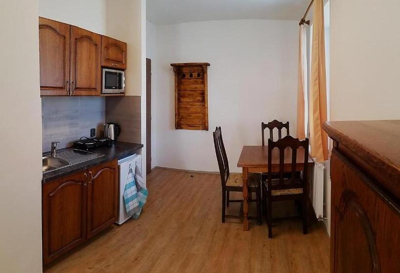 豪华套房, Apartmány šachty